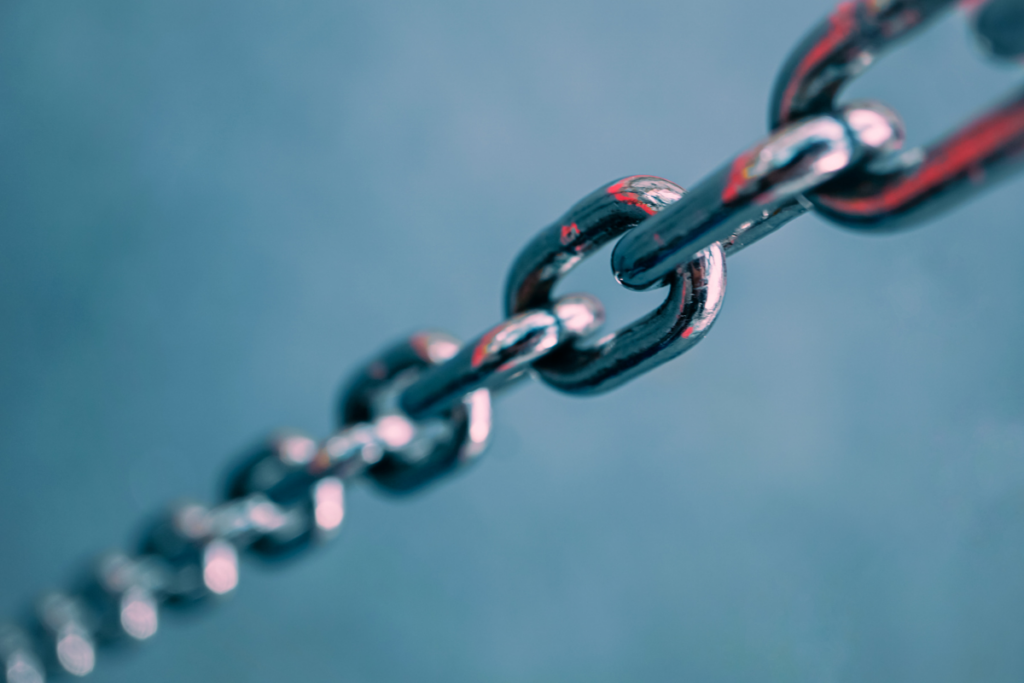 Chain links representing SEO link-building strategies in 2025